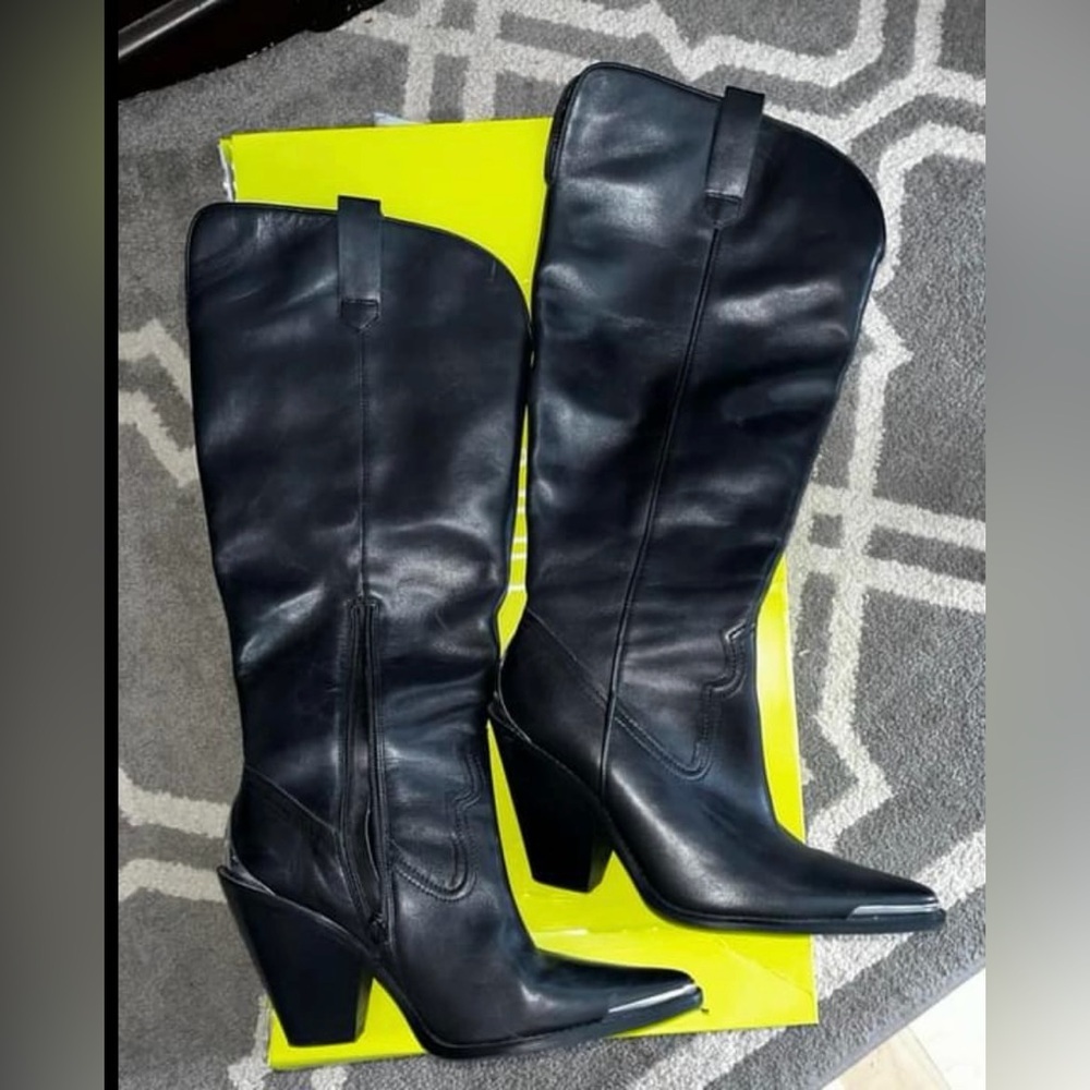 Gianni Bini Black Heeled Boots